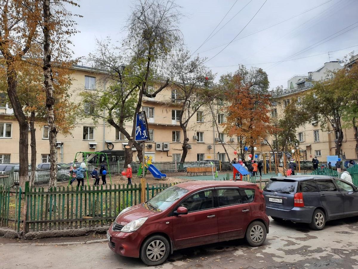 Фото Дождались: в центре Новосибирска появилась новая детская площадка 2